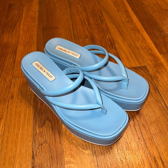 Chelsea & Violet Platform Sandals - Picture 5 of 6